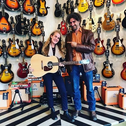 Stream How Guitar Weight Affects Sound? by London Guitar Shop Listen