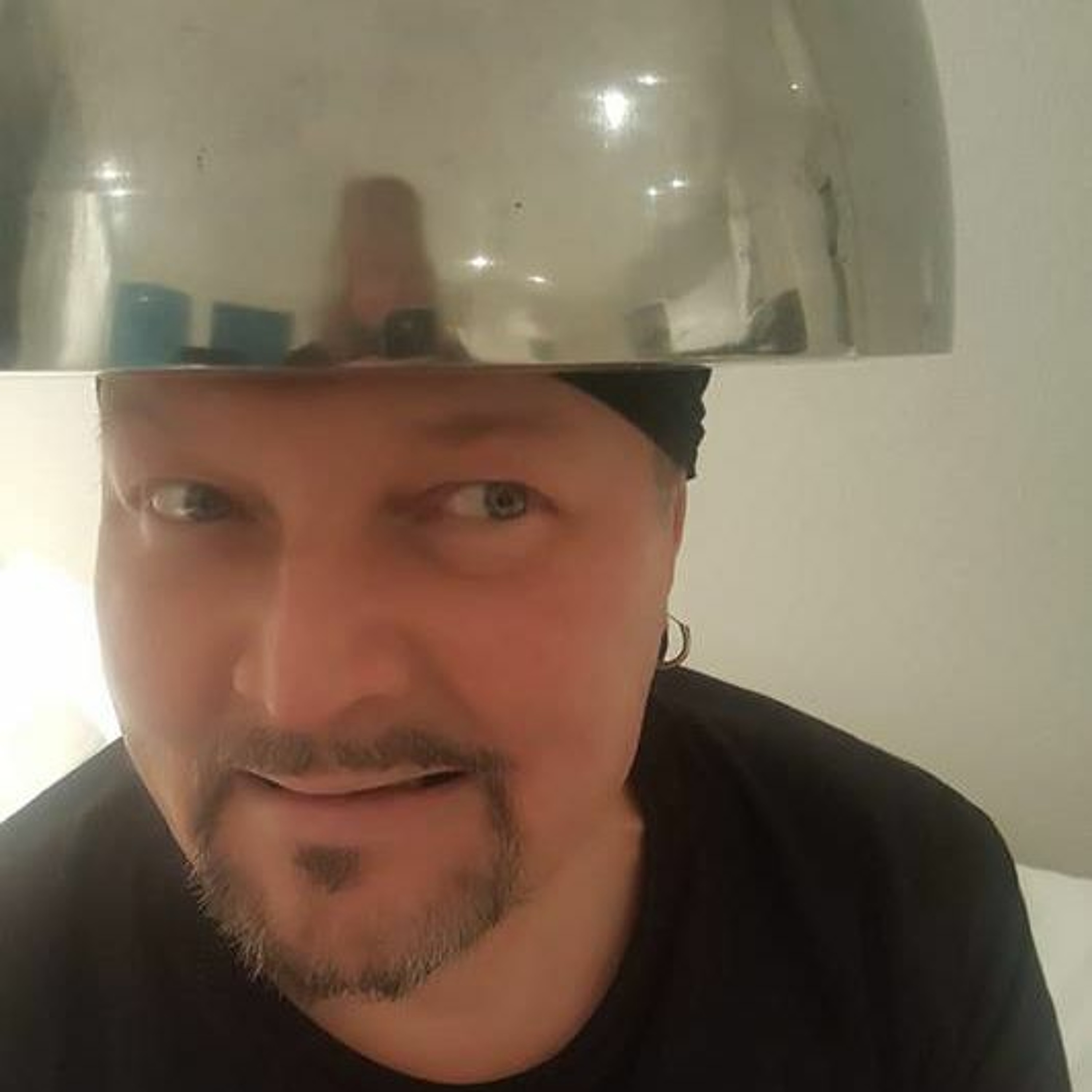 JOS JÄÄMME YKSIN, PALVELEMME PERKELETTÄ: Seppo Kansanojan muistolle  28.2.2019 - Lähiradio. episode artwork
