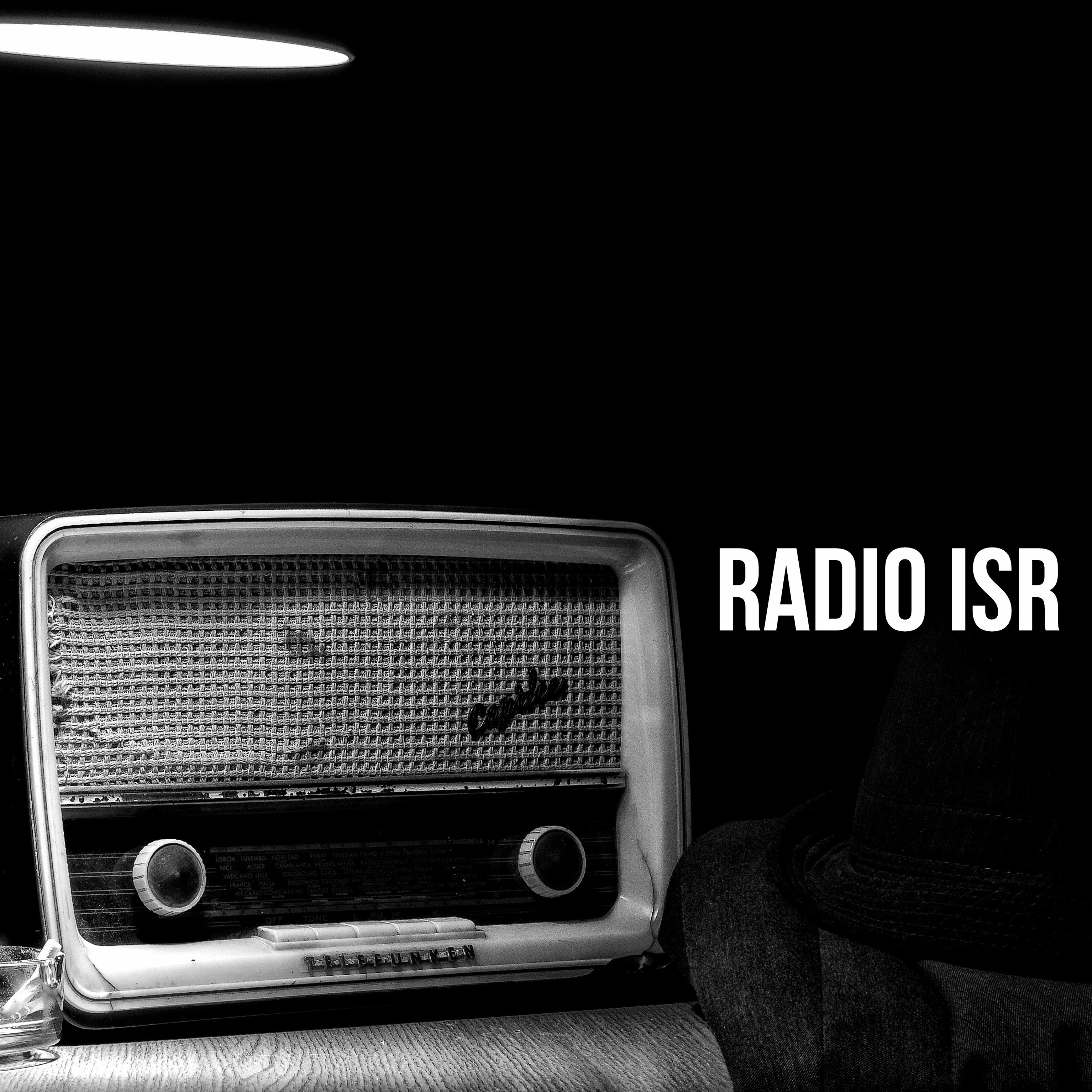 Dota radio edit. Старое радио. Радио арт. Черное радио. Старое радио на темном фоне.