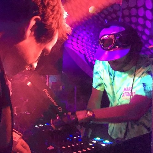 Sam Strutt - Live Techno Set - Strutt Bros Summer Rave