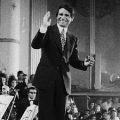 انا اللي طول عمري بقول الحب عمره طويل