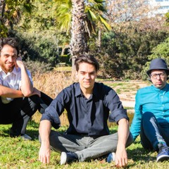 Stomping At The Savoy played by Max Holm Trio