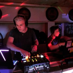 MuTze B2B Bimbi - Melodie&Gebretter Harmonie//RetroUnterMetro @Deisini Bday SchellenwellerKeller