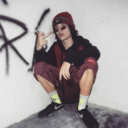MC XT = ENQUANTO OS ALEMAO NAO BROTA [ DJ LUCAS DO SANTUBA ]
