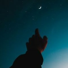 Не грусти по нему , он же не грустит