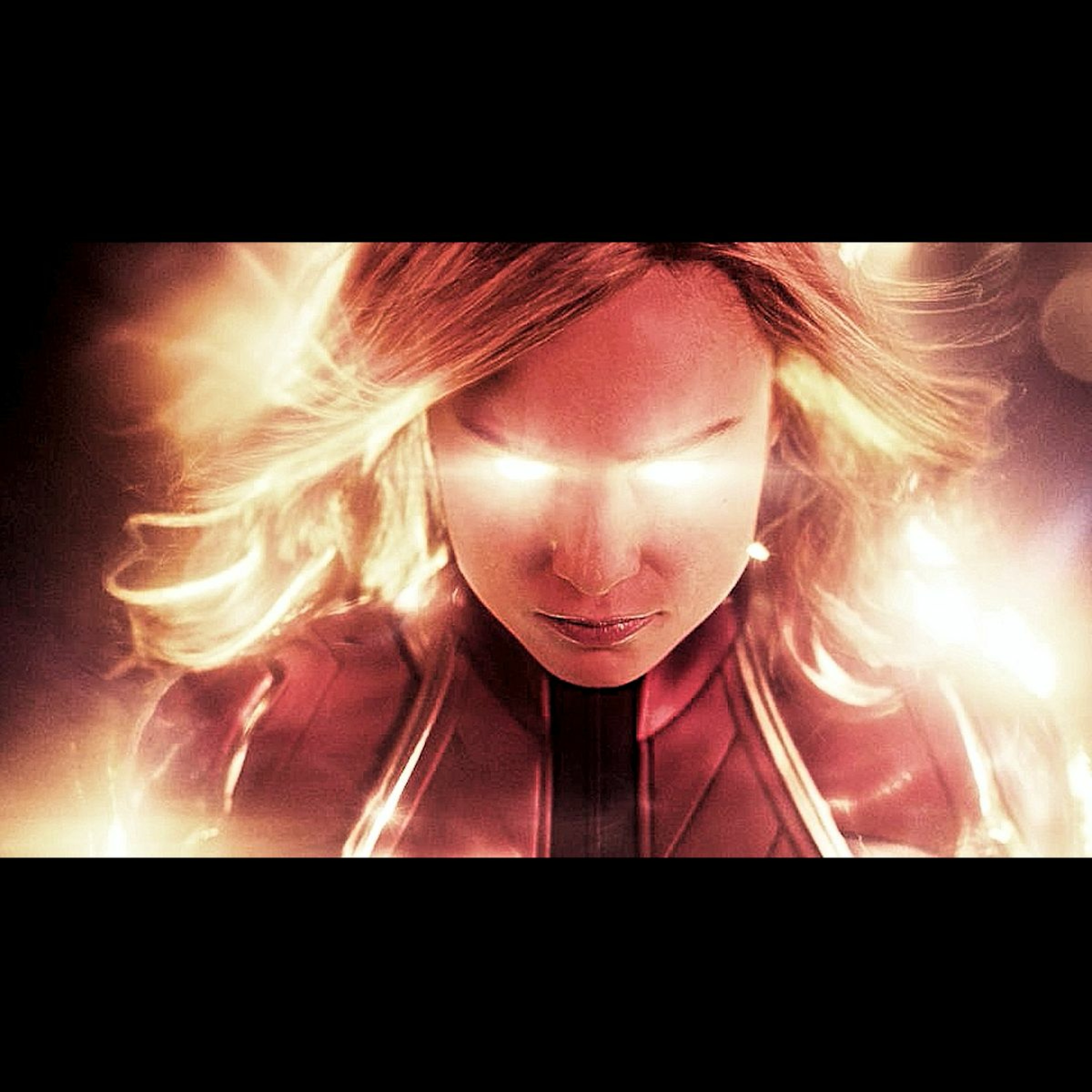 The Bizzle Reviews CAPTAIN MARVEL In 7 Minutes episode artwork