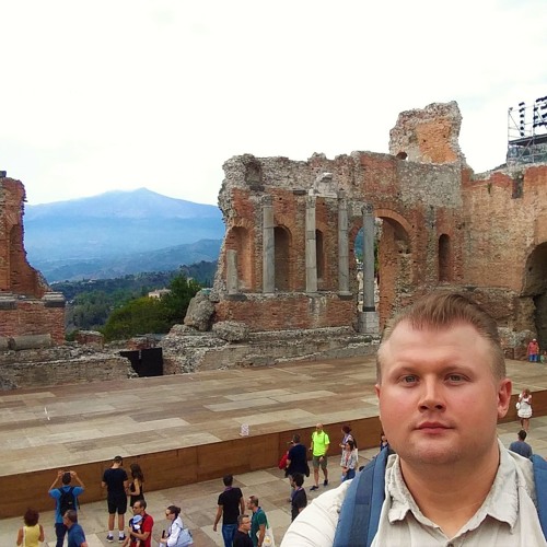 Donizetti - "Una furtiva lagrima" from the opera L'elisir d'amore (LIVE) sung by Dennis Tschirner