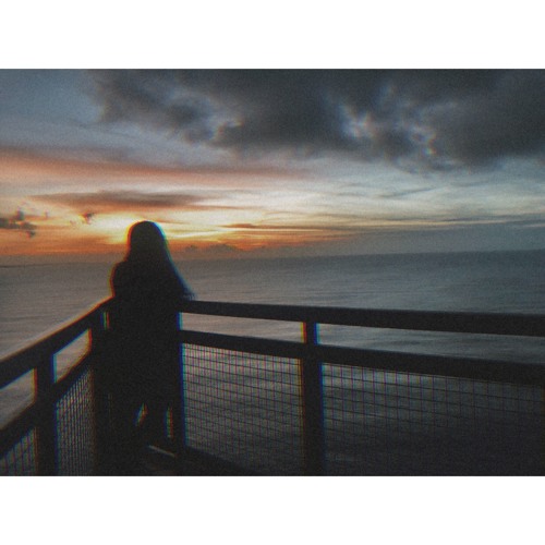 WAIT NA - KizzyW.