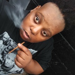 Ay i see you looking go follow my ig @GIODM_TEDD I SMOKE BIG ⛽ GAS