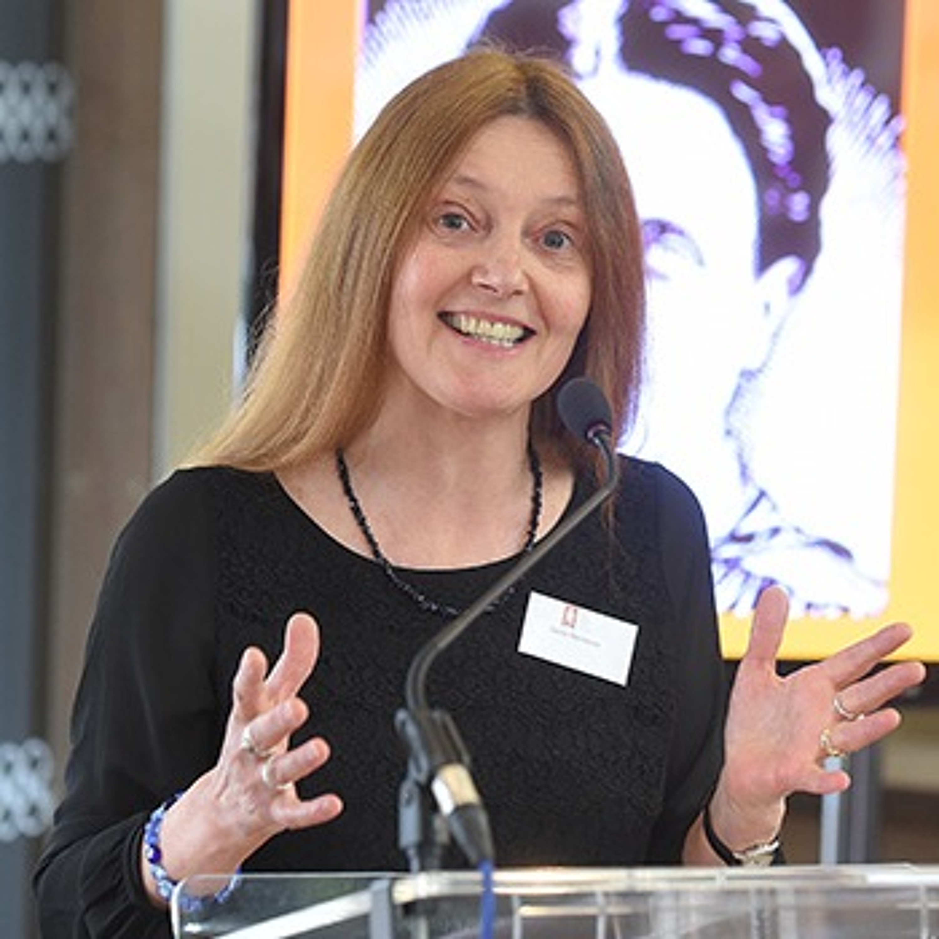 Gerda Stevenson reads ‘I am the Airt’ – in Scots episode artwork
