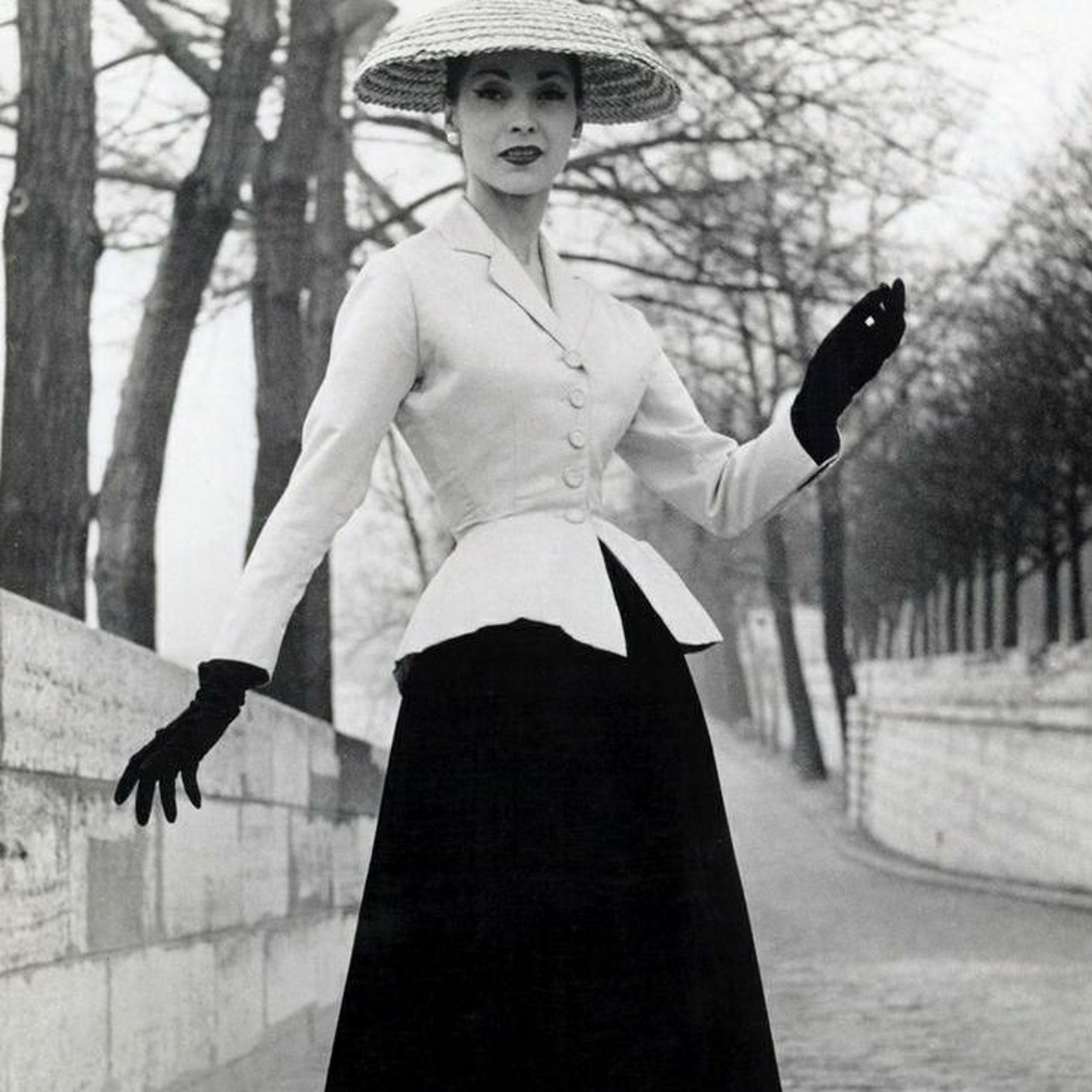 31 - Uma aula de história da moda para quem faz moda com Roberta Pasqualatto episode artwork