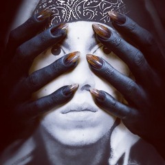 Julian.Dead- ˈklo͞oləs'