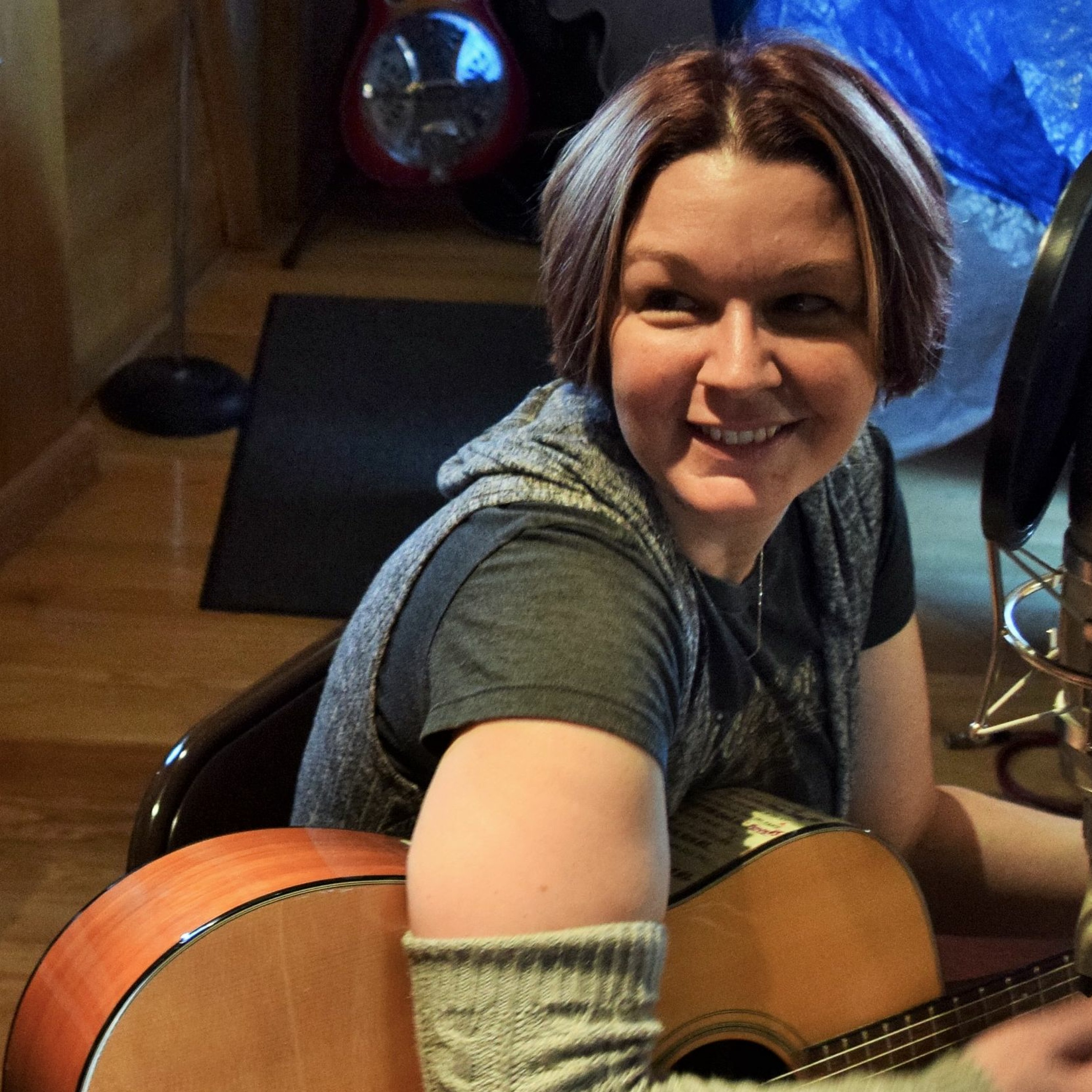 In love with trucking: Mandi Jo Pinheiro in-studio in Nashville thumbnail