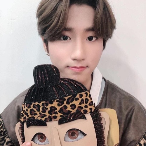 Half Moon (Han - King Of Mask Singer)