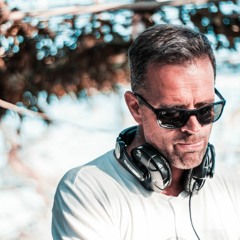 SXDNS068 // Ed Mahon