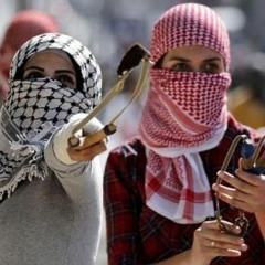 Les flammes des arbres qui flambent