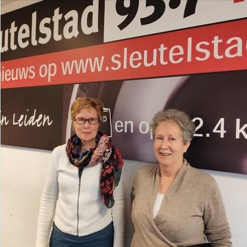 Ellen Cazemier (voorz) en Frances vd Klaauw (secr) bij Radio Sleutelstad Leiden, 6 april 2019