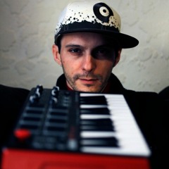 Évolution Dub  Jah'n'bass Aka Daddy Pierrot feat Mr Garrison