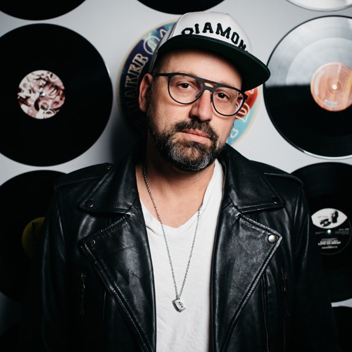 Deep House Moscow Danny Tuval — DHM Podcast #672 (April 2019)