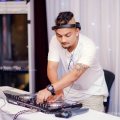 Maiya Nepali & con colma