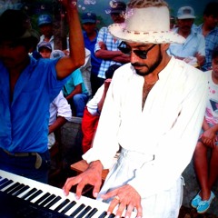 MOLIENDO CAFE......Version de DANILO AMADOR ON KEYBOARDS