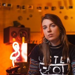 Angie McMahon - Standout