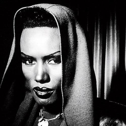 CHAMOS X TEEDRA MOSES - DOIN' YOUR GIRL (RUN P. BLEND)