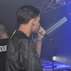 'MTG - EVOLUIU RITMO AGRESSIVO BEAT FININHO FLUIU ( DJ KN DE VILA VELHA ) COROOO