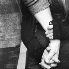 ضم ايدي في ايدك وانسى عذاب الخوف