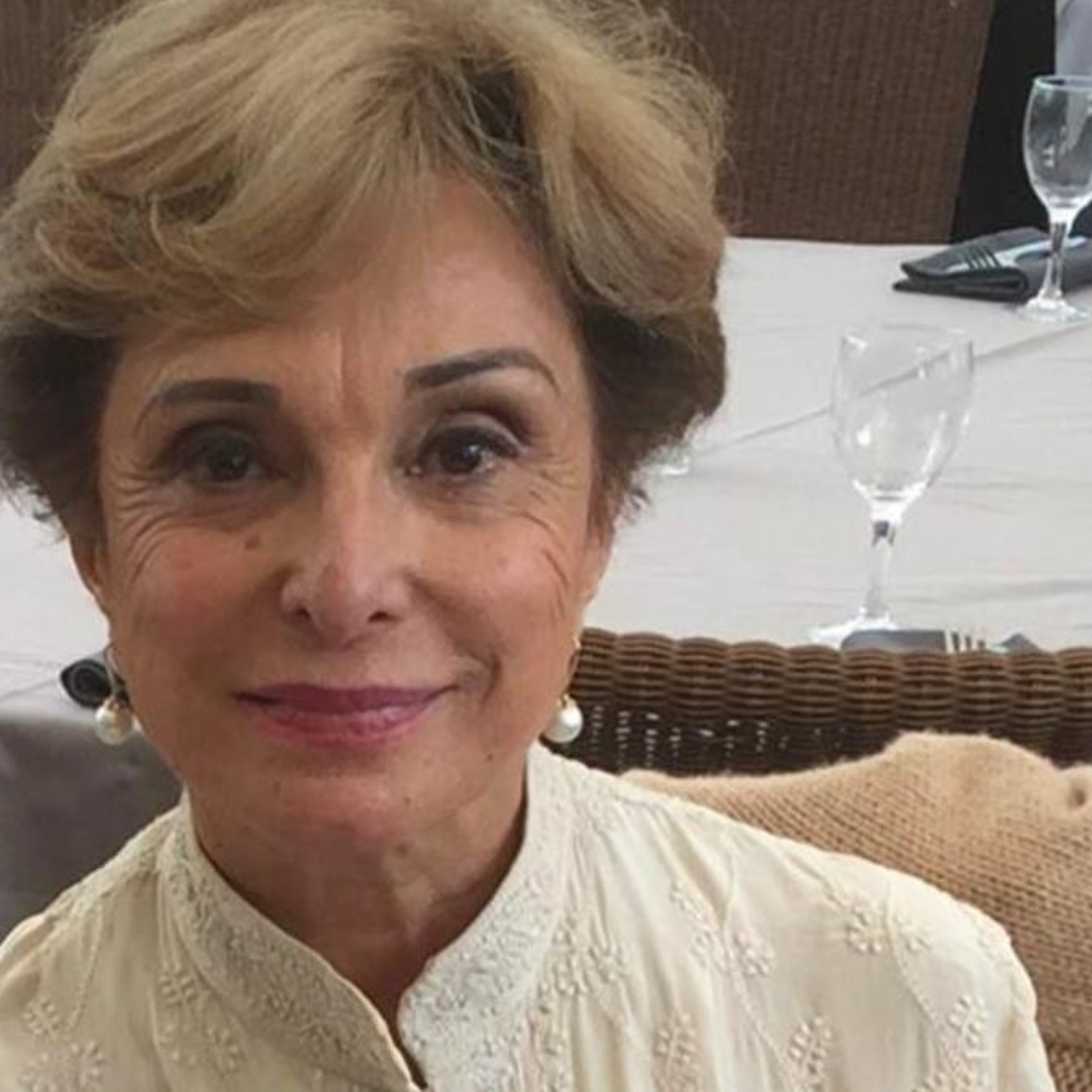 زنان و تاریخ ایران در روایاتی سرراست؛ گفت‌وگو با لیلی منجمی