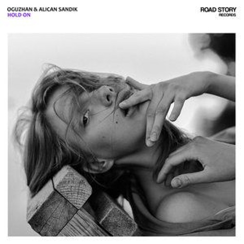 Alican Sandık & Oguzhan - Hold on