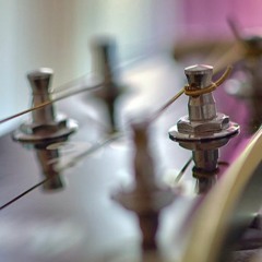 Acoustic Guitar & Bow Experiment Sample - Shure Beta 58a - Violin Sound - Experimental