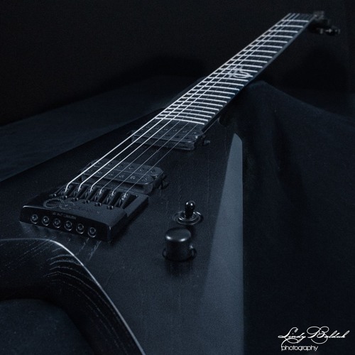 Stream Deadhead intro riff test by Thomas Niehof // Creative Headroom ...