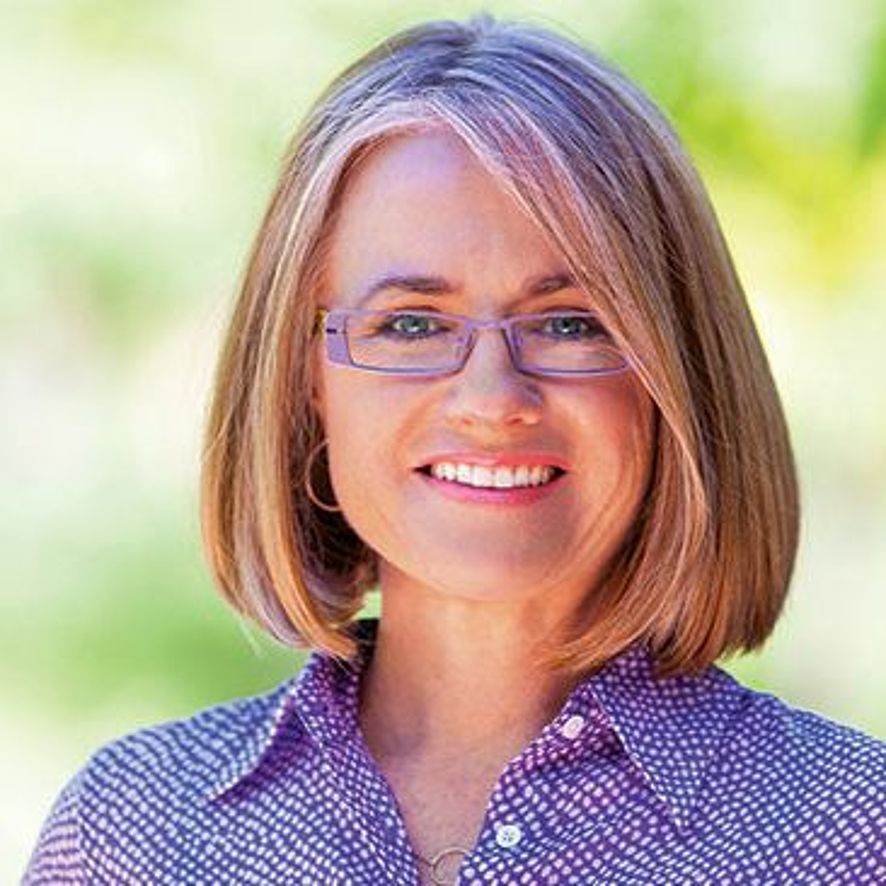 Q&A: Helen Thorpe '87 on the Inspiring Stories of Teen Refugees (December 2017) episode artwork