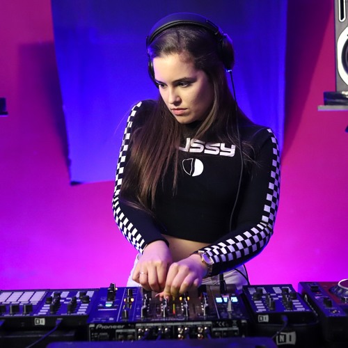 Leila Latrónica @ Resurrection 1.0 (05-2019)