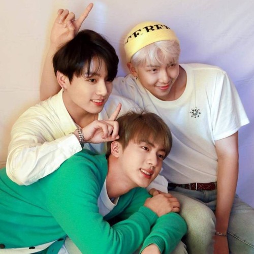 BTS - Boy With Luv [INSTRUMENTAL]