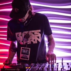 Paul Spunion- Bass Barn Mix 01