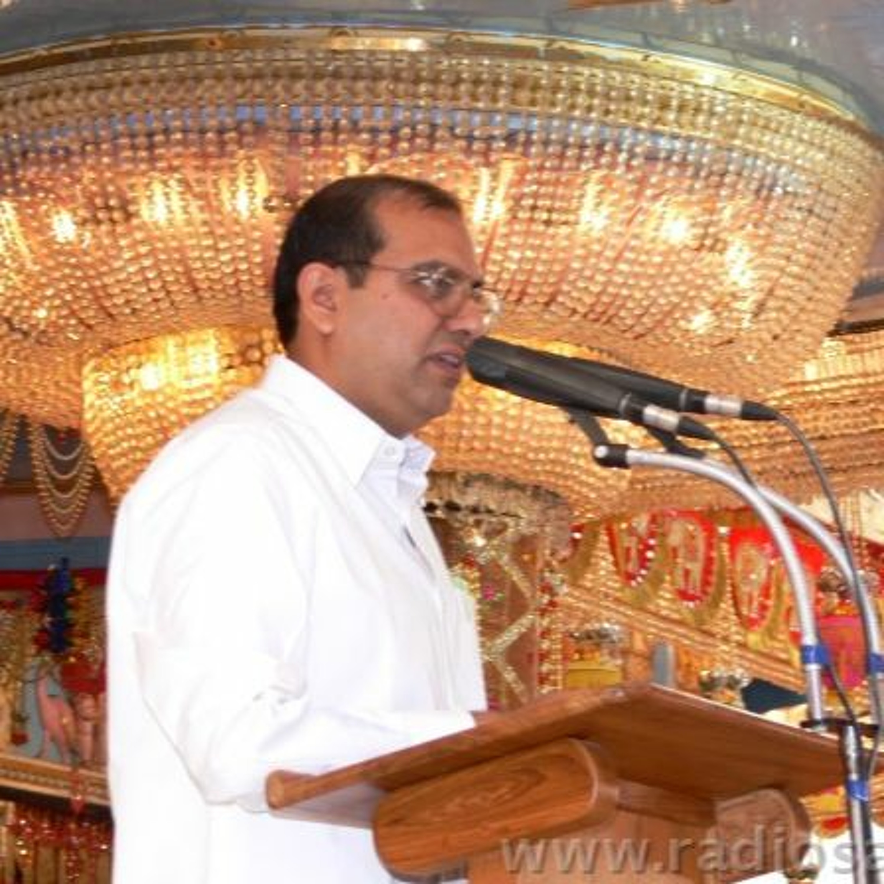 Man of Miracles - Sathya Sai Baba