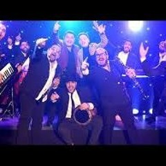 Copilul De Aur & Gyuliano - Dusmanilor Fiţi Cuminti (Official Video).Mp3