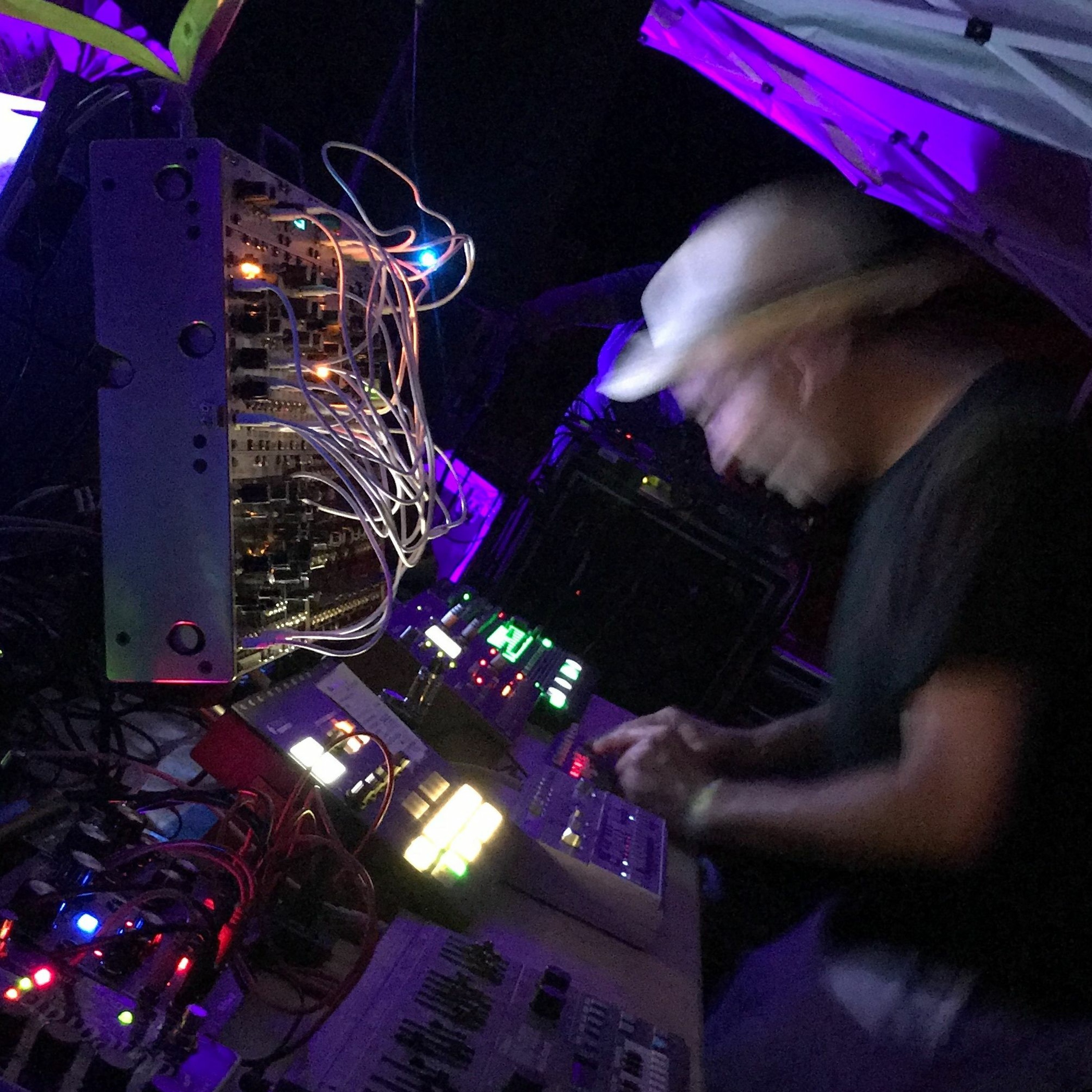 Sunshine Jones 100% Live Set at Tropical Oasis Retreat Maui March 30, 2019 episode artwork