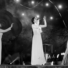 Có Những Con Đường - Hồng Nhung
