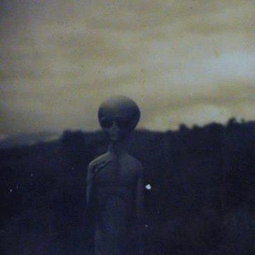 Dekerakt x Izodope - Kill The Human [Soundcloud Exclusive] [FREE DOWNLOAD]