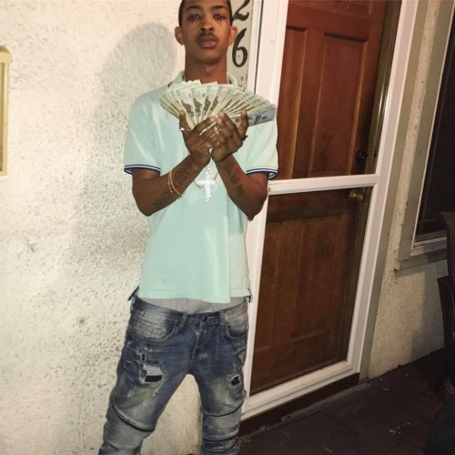 MASERATI - 2 SIDES FEAT. SWAGG SHINE (PRODUCED BY BEEZODACEO)