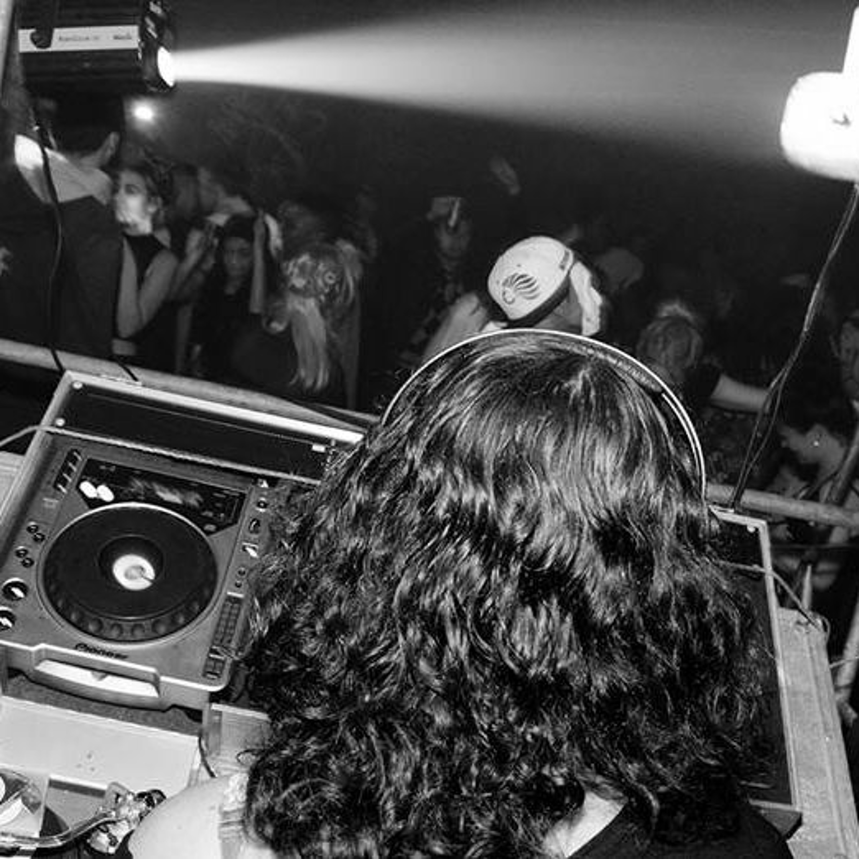 Anita - Techno.FM