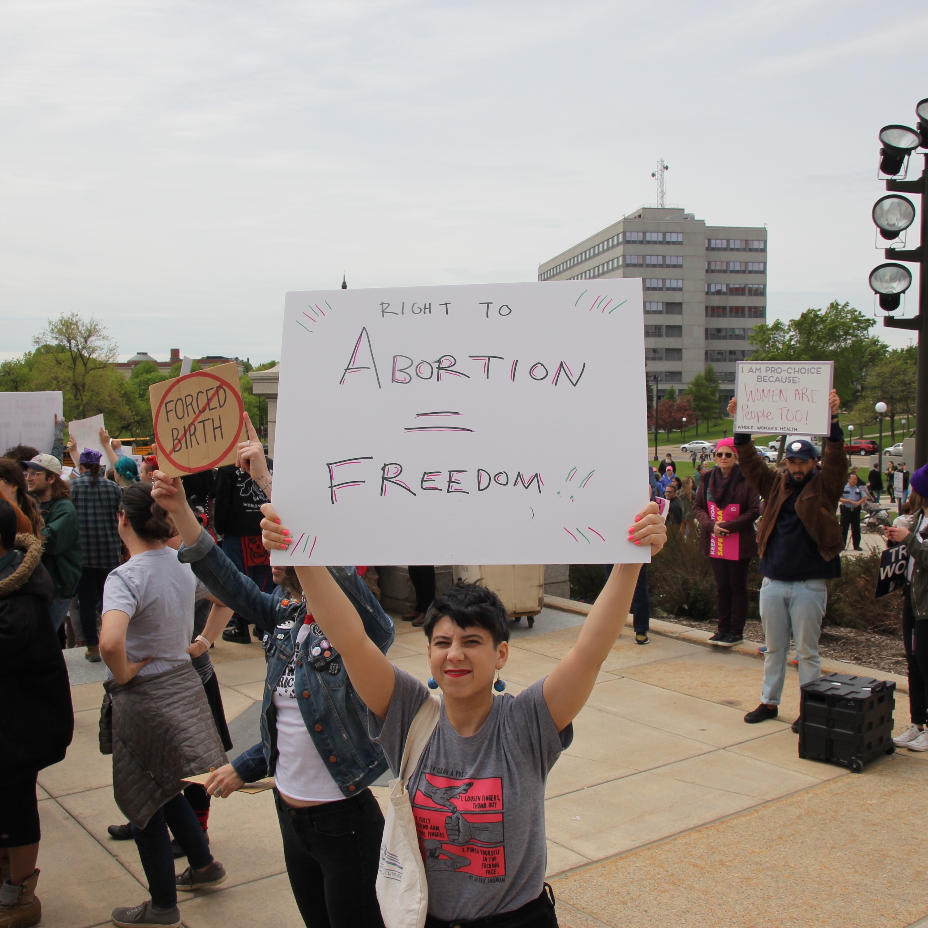 BONUS EPISODE: SHOWIN' UP - No More Abortion Bans