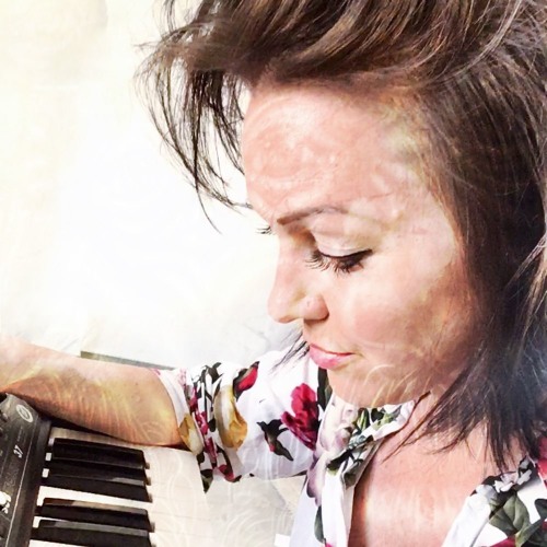 Lucidflow Radio: Nadja Lind - 'Turning in' Ambient Flow Mix (99min)