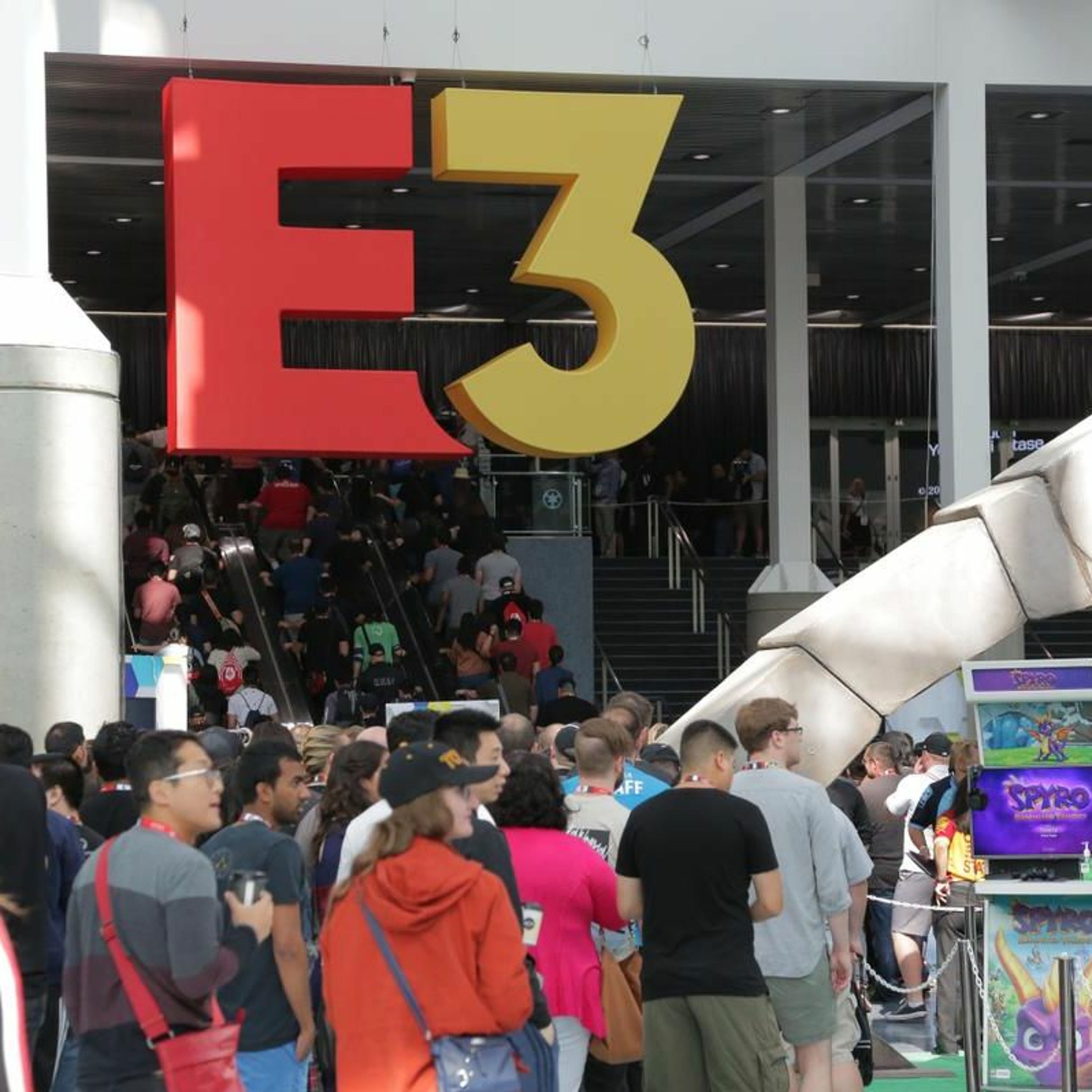 Elizr - Everything Podcast: Gaming & More.