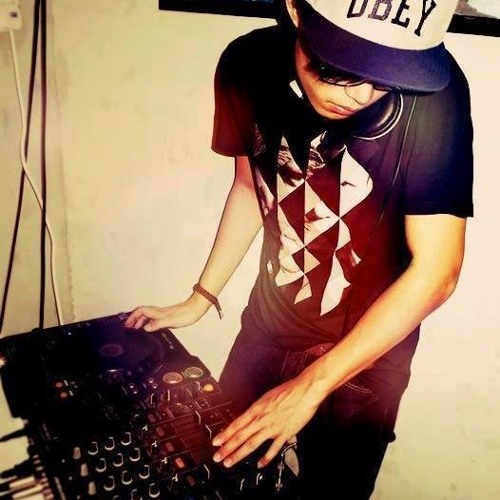 Alone Ft Làm Gì Có Ai Thương Em Như Anh (DJ Tilo) - DJ Hải Rồng Masshup