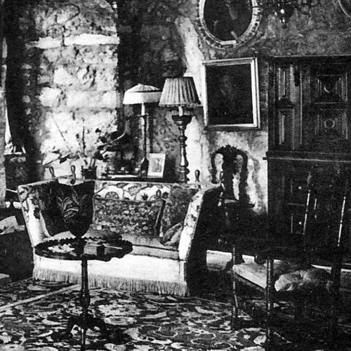 MNDGX. & giu.   -    .empty.room.