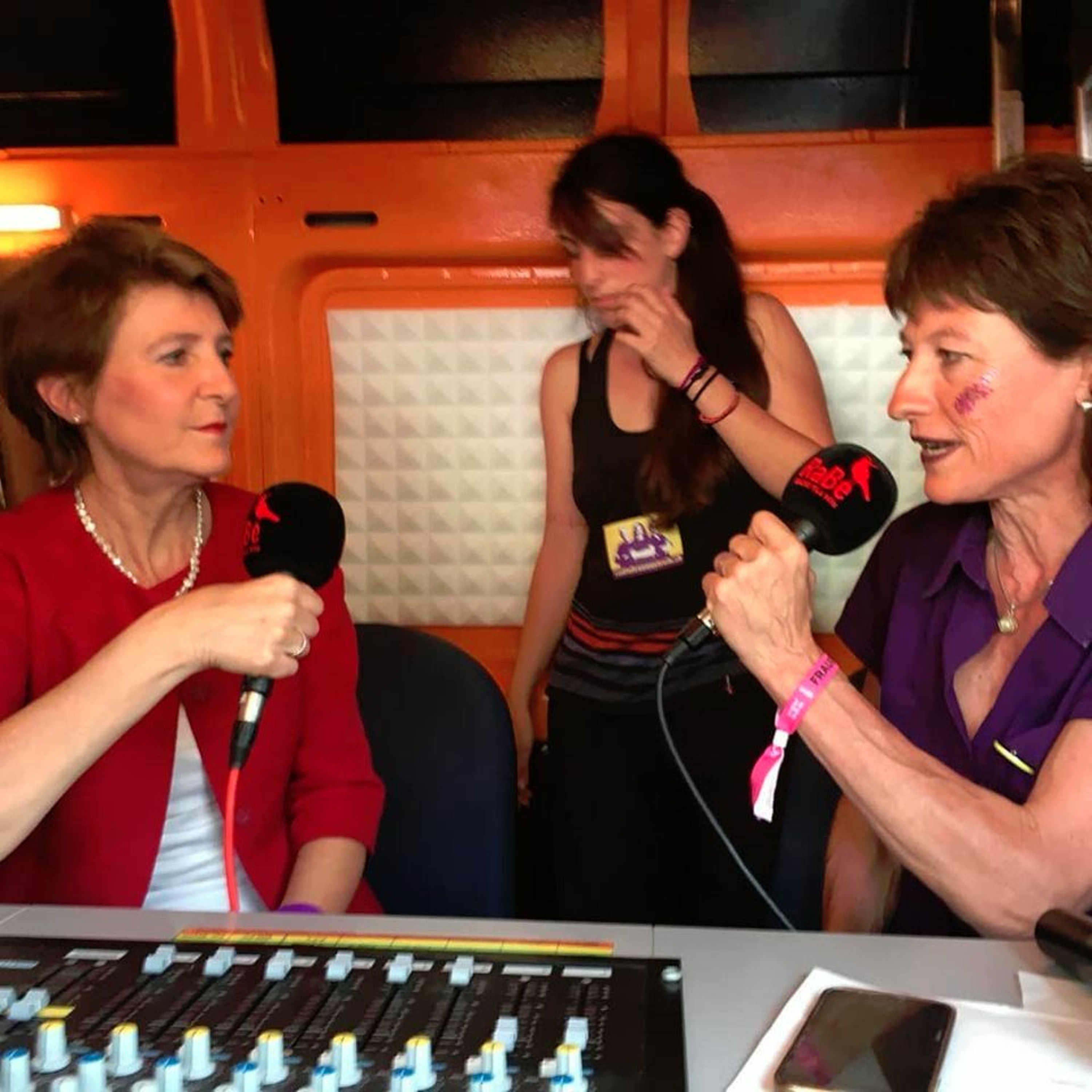 2019 - Bundesrätin Simonetta Sommaruga im Sendebus von Radio Frauen*streik episode artwork